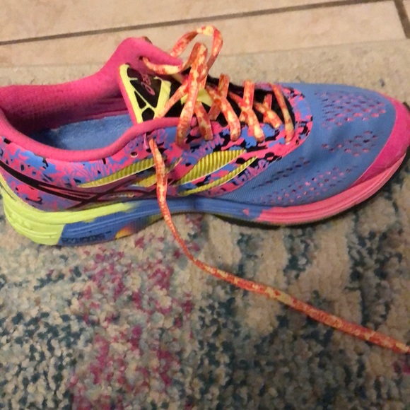 ASICS - Picture 3 of 5